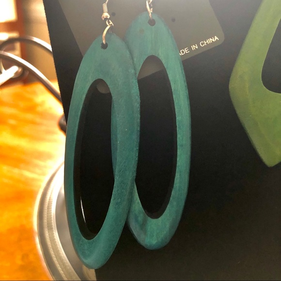 NWT: Wooden Earrings - Picture 2 of 4